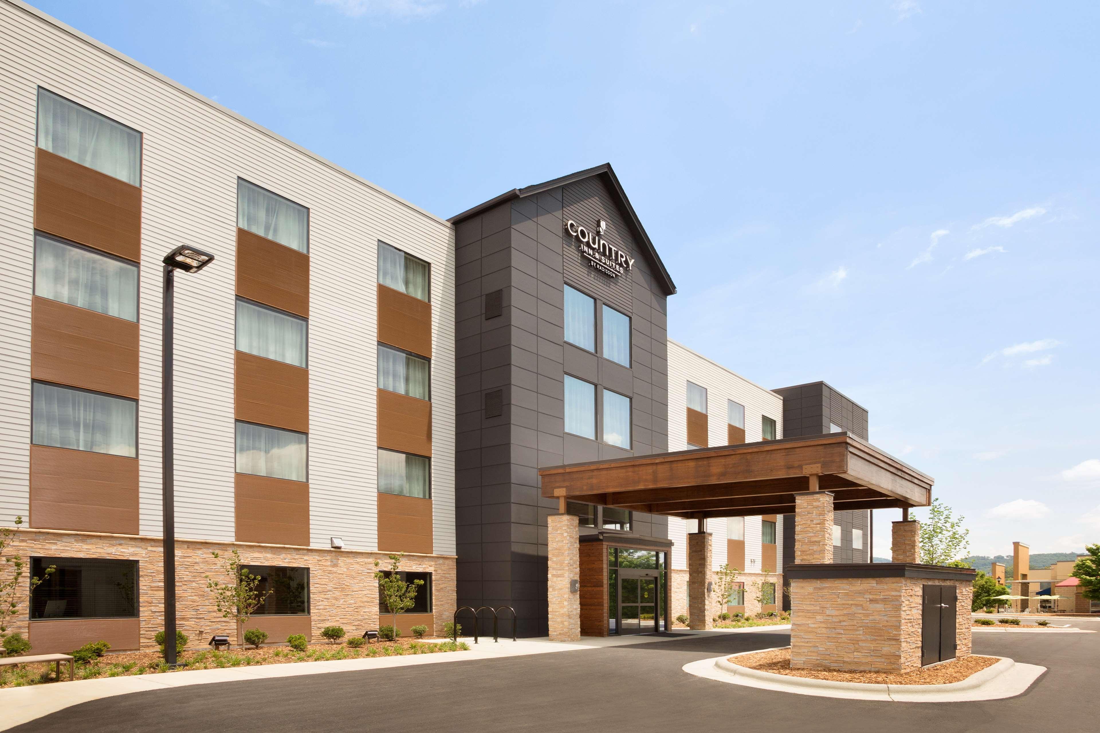 Country Inn & Suites By Radisson Asheville River Arts District Exteriör bild